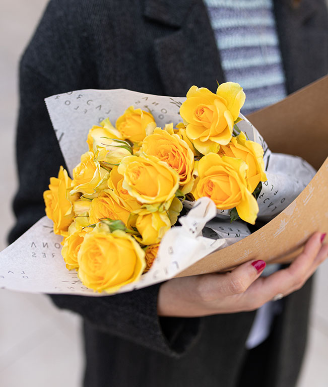 floristería-cerca-ladrona-ramo-rosas-amarillas